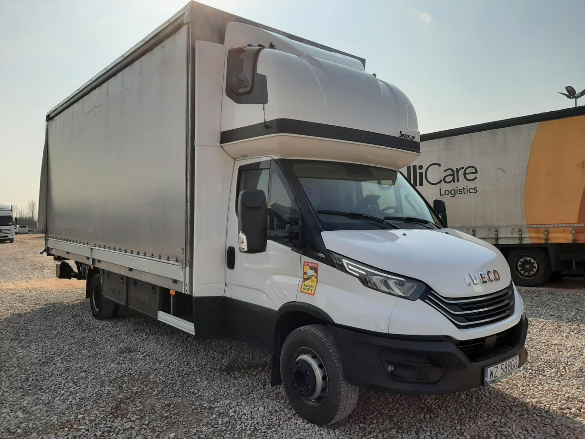 IVECO/JUSAM STANISŁAWJURKOWSKI 70C18/JU06 PLANDEKA Z WINDĄ - Επαγγελματικό αυτοκίνητο με μουσαμά: φωτογραφία 1 IVECO/JUSAM STANISŁAWJURKOWSKI 70C18/JU06 PLANDEKA Z WINDĄ - Επαγγελματικό αυτοκίνητο με μουσαμά: φωτογραφία 1