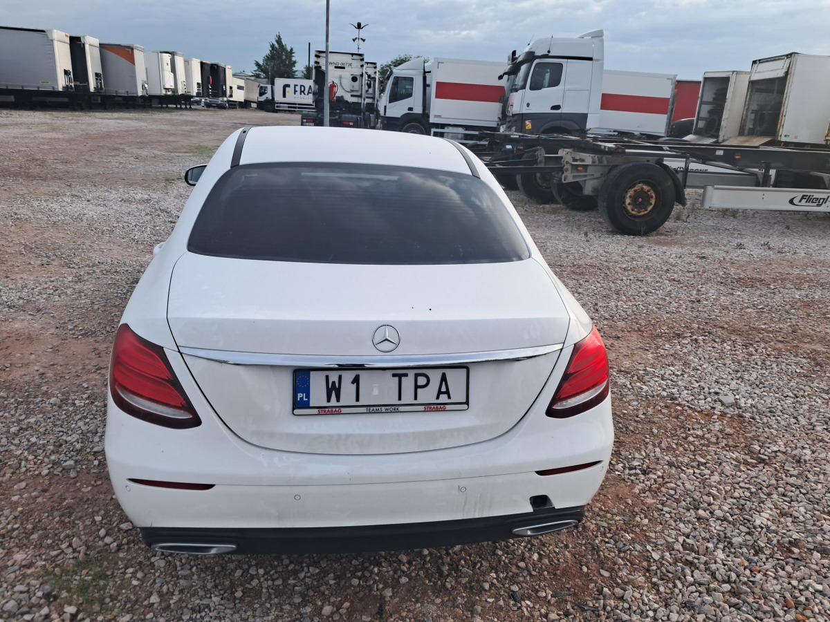 MERCEDES BENZ E 220 D 4MATIC SEDAN - Λιμουζίνα/ Sedan: φωτογραφία 5 MERCEDES BENZ E 220 D 4MATIC SEDAN - Λιμουζίνα/ Sedan: φωτογραφία 5