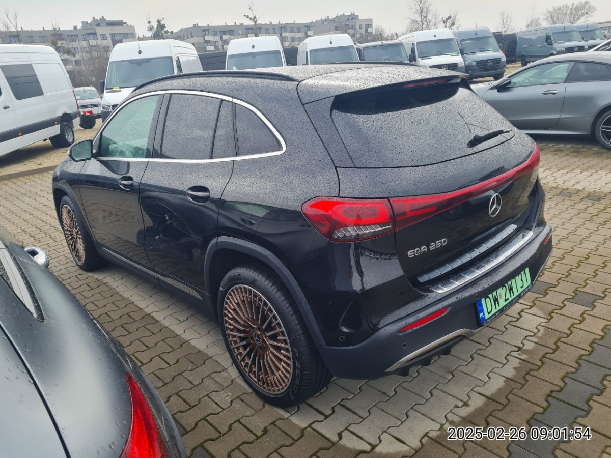 MERCEDES BENZ EQA 250 SUV - SUV: φωτογραφία 4 MERCEDES BENZ EQA 250 SUV - SUV: φωτογραφία 4