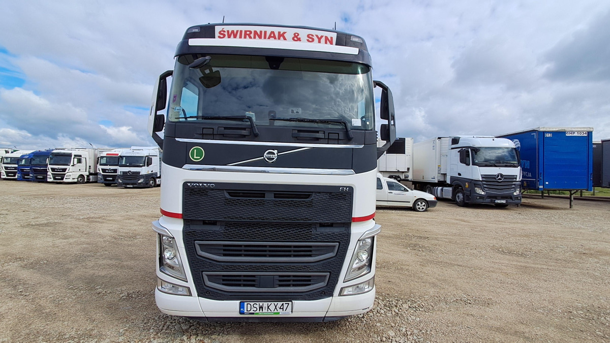 VOLVO FH CIĄGNIK SIODŁOWY - Τράκτορας: φωτογραφία 3 VOLVO FH CIĄGNIK SIODŁOWY - Τράκτορας: φωτογραφία 3