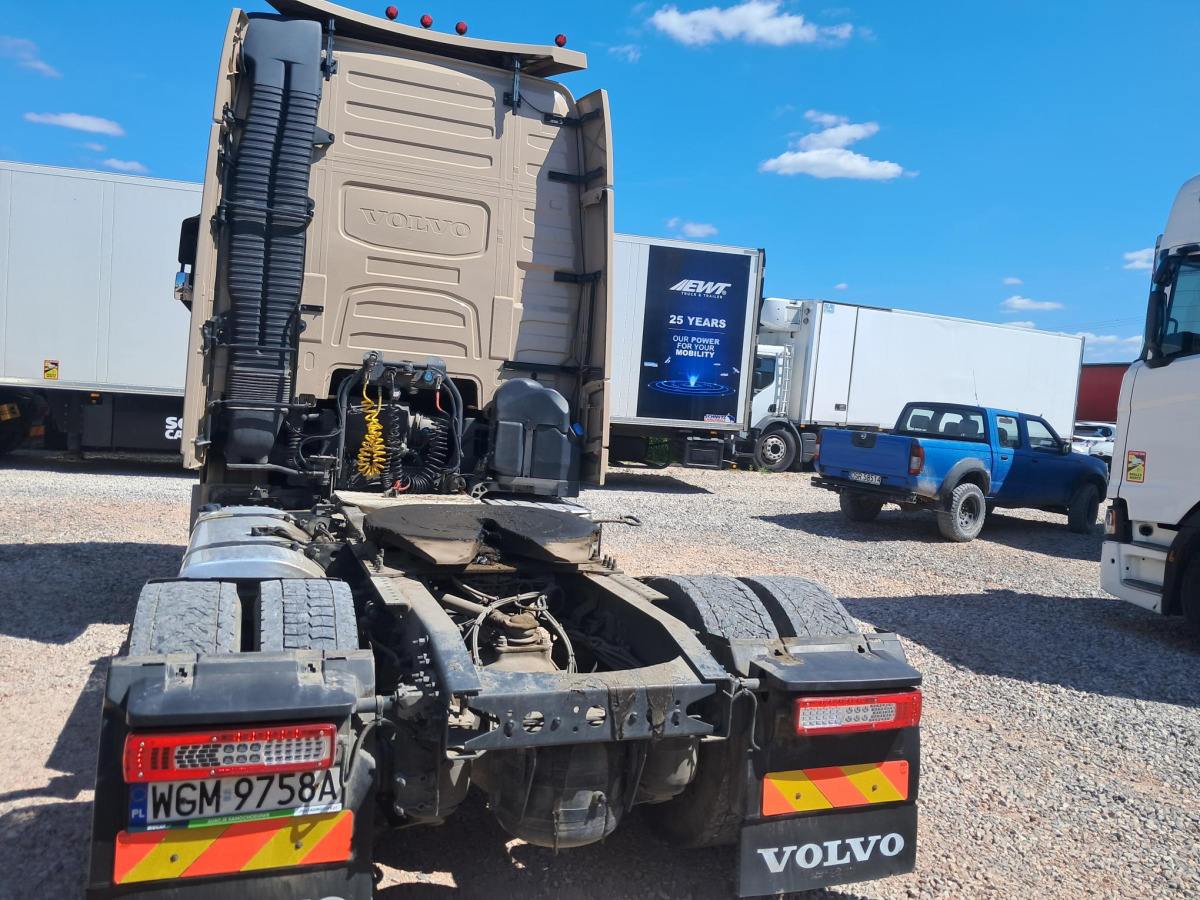 VOLVO FH CIĄGNIK SIODŁOWY - Τράκτορας: φωτογραφία 4 VOLVO FH CIĄGNIK SIODŁOWY - Τράκτορας: φωτογραφία 4