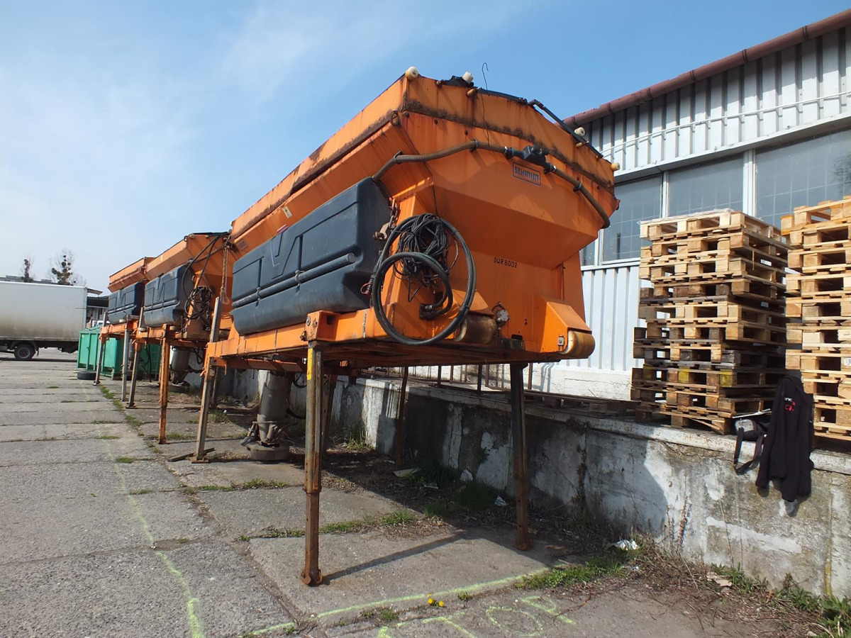 Zabudowa piaskarki SCHMIDT STRATOS S40-36 - 2003 - 4m3 - Napęd z pojazdu - Αλατιέρα: φωτογραφία 1 Zabudowa piaskarki SCHMIDT STRATOS S40-36 - 2003 - 4m3 - Napęd z pojazdu - Αλατιέρα: φωτογραφία 1