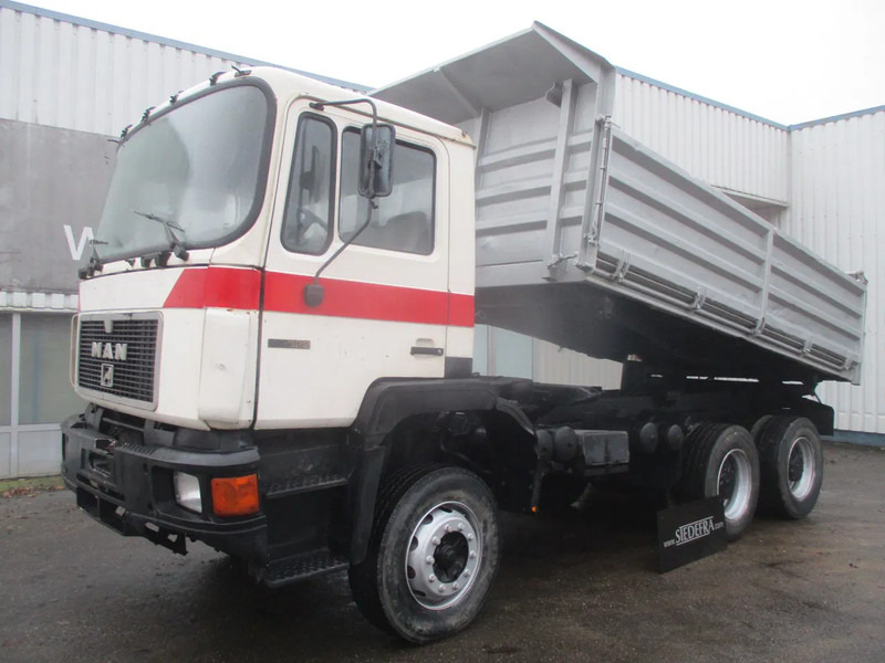 MAN 26 322 ZF Manual , 6x4 , 3 way tipper , Spring suspension - Φορτηγό ανατρεπόμενο: φωτογραφία 1 MAN 26 322 ZF Manual , 6x4 , 3 way tipper , Spring suspension - Φορτηγό ανατρεπόμενο: φωτογραφία 1