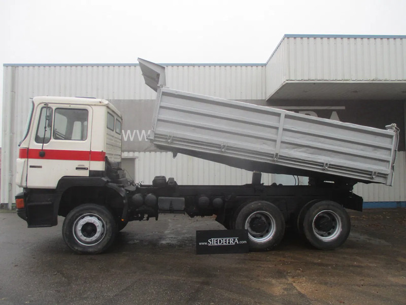 MAN 26 322 ZF Manual , 6x4 , 3 way tipper , Spring suspension - Φορτηγό ανατρεπόμενο: φωτογραφία 2 MAN 26 322 ZF Manual , 6x4 , 3 way tipper , Spring suspension - Φορτηγό ανατρεπόμενο: φωτογραφία 2