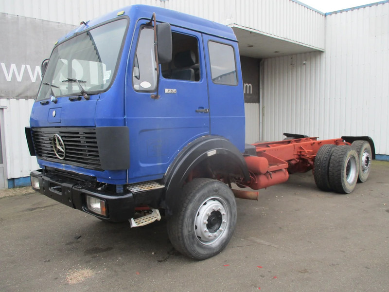 Mercedes-Benz 2435 ,V8 , Bi Turbo, 6x2 , Spring Suspension, Airco - Φορτηγό σασί: φωτογραφία 1 Mercedes-Benz 2435 ,V8 , Bi Turbo, 6x2 , Spring Suspension, Airco - Φορτηγό σασί: φωτογραφία 1