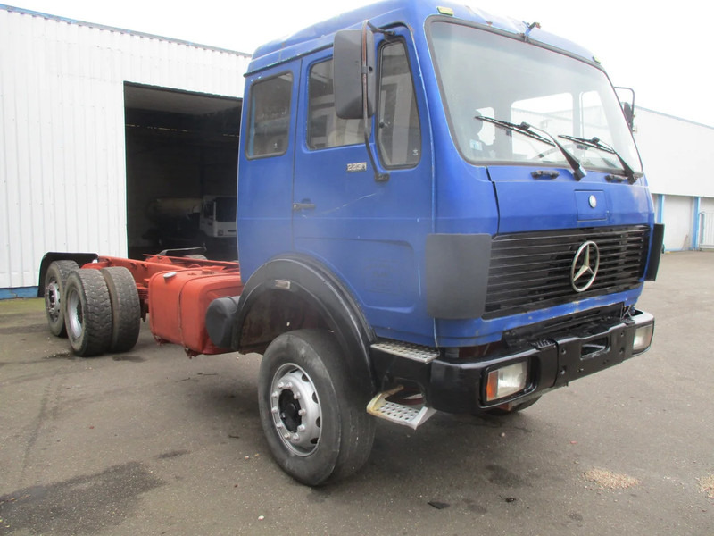 Mercedes-Benz 2435 ,V8 , Bi Turbo, 6x2 , Spring Suspension, Airco - Φορτηγό σασί: φωτογραφία 4 Mercedes-Benz 2435 ,V8 , Bi Turbo, 6x2 , Spring Suspension, Airco - Φορτηγό σασί: φωτογραφία 4