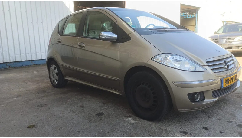 Mercedes-Benz A-Klasse 170 , Airco , leder , distrbute ketting maakt lawaai - Hatchback: φωτογραφία 4 Mercedes-Benz A-Klasse 170 , Airco , leder , distrbute ketting maakt lawaai - Hatchback: φωτογραφία 4