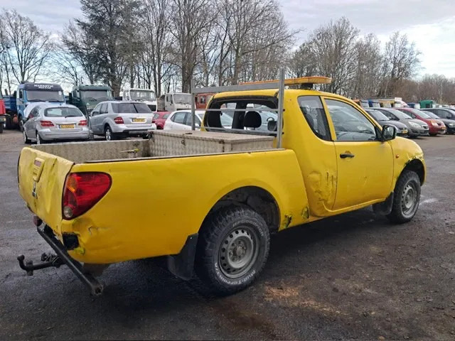 Mitsubishi L200 , 4x4 , 2.5 Di-D , Club cab - Αυτοκίνητο: φωτογραφία 2 Mitsubishi L200 , 4x4 , 2.5 Di-D , Club cab - Αυτοκίνητο: φωτογραφία 2