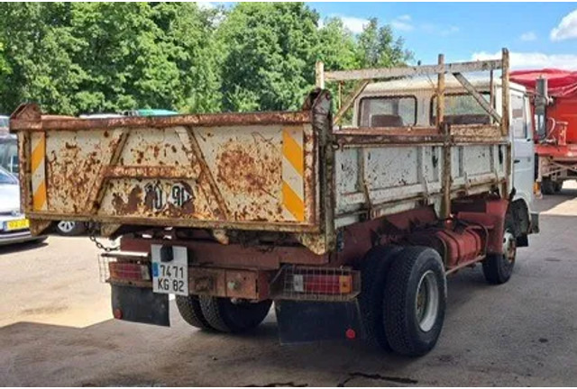 Renault Midliner S 130 , 6 Cylinder , 3 Way Tipper , Spring suspensiom - Φορτηγό ανατρεπόμενο: φωτογραφία 3 Renault Midliner S 130 , 6 Cylinder , 3 Way Tipper , Spring suspensiom - Φορτηγό ανατρεπόμενο: φωτογραφία 3