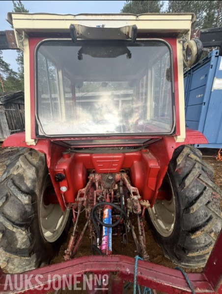 1975 International 674 traktor - Brukt til vedmaskin - Τρακτέρ: φωτογραφία 5 1975 International 674 traktor - Brukt til vedmaskin - Τρακτέρ: φωτογραφία 5