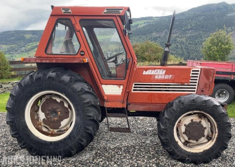 1982 Fiat 680 DT 4WD Traktor Reparasjonsobjekt - Τρακτέρ: φωτογραφία 4 1982 Fiat 680 DT 4WD Traktor Reparasjonsobjekt - Τρακτέρ: φωτογραφία 4