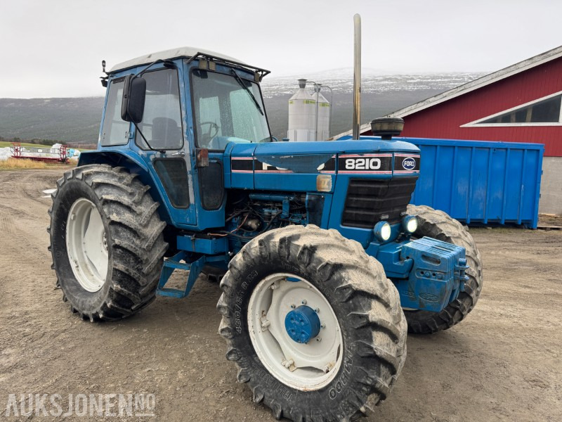 1985 Ford 8210 FWD traktor - Τρακτέρ: φωτογραφία 4 1985 Ford 8210 FWD traktor - Τρακτέρ: φωτογραφία 4