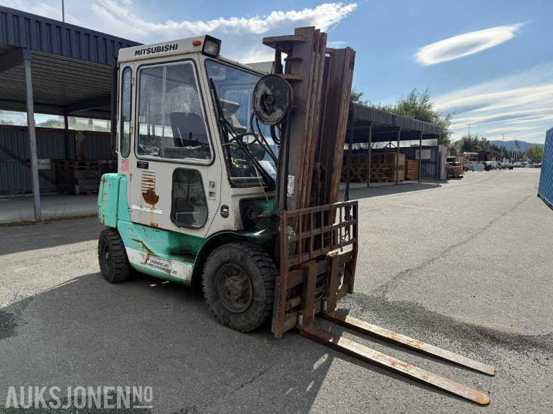 1993 Mitsubishi FD25 Gaffeltruck – 2,5 tonn - Ανυψωτικό μηχάνημα: φωτογραφία 2 1993 Mitsubishi FD25 Gaffeltruck – 2,5 tonn - Ανυψωτικό μηχάνημα: φωτογραφία 2