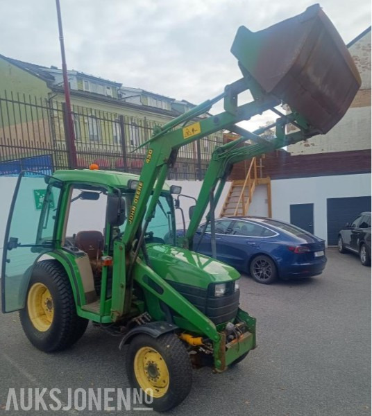 2000 John Deere JD4400 Frontlaster Skuffe Vikplog - Τρακτέρ: φωτογραφία 4 2000 John Deere JD4400 Frontlaster Skuffe Vikplog - Τρακτέρ: φωτογραφία 4