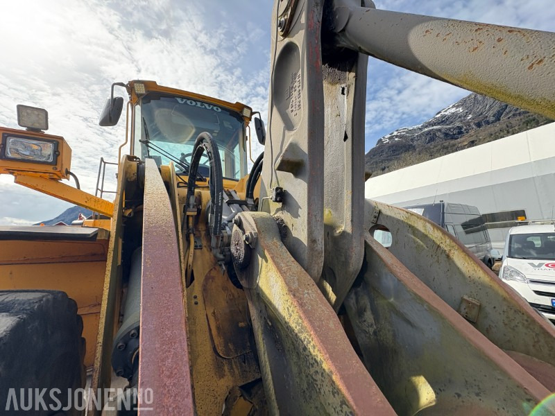 Ελαστιχοφόρος φορτωτής 2002 Volvo L150E - 15 177 motortimer - leveres med ny sertifisering: φωτογραφία 13