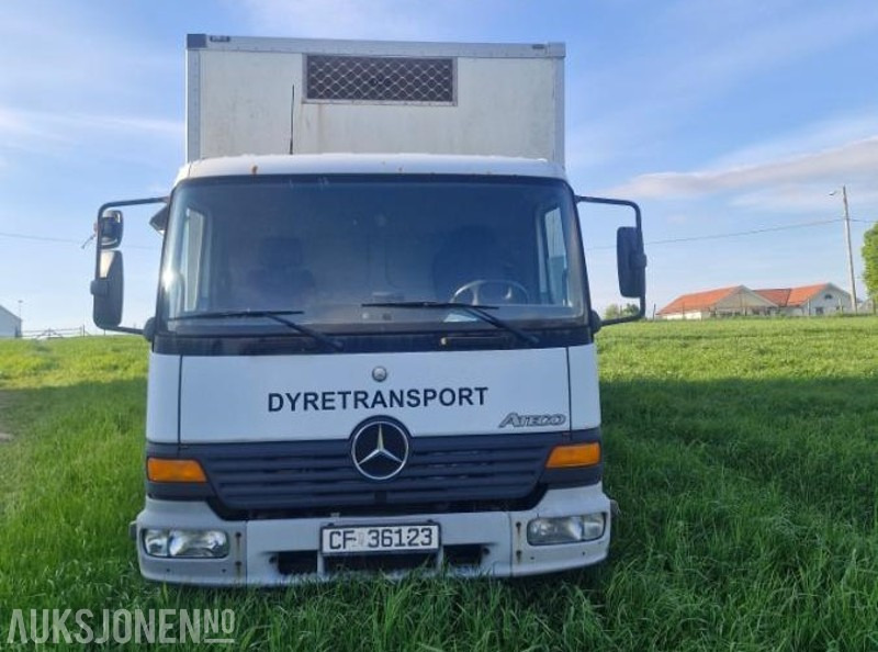 2003 Mercedes-Benz 818 - Skapbil/dyretansportbil - Φορτηγό μεταφορά ζώων: φωτογραφία 2 2003 Mercedes-Benz 818 - Skapbil/dyretansportbil - Φορτηγό μεταφορά ζώων: φωτογραφία 2
