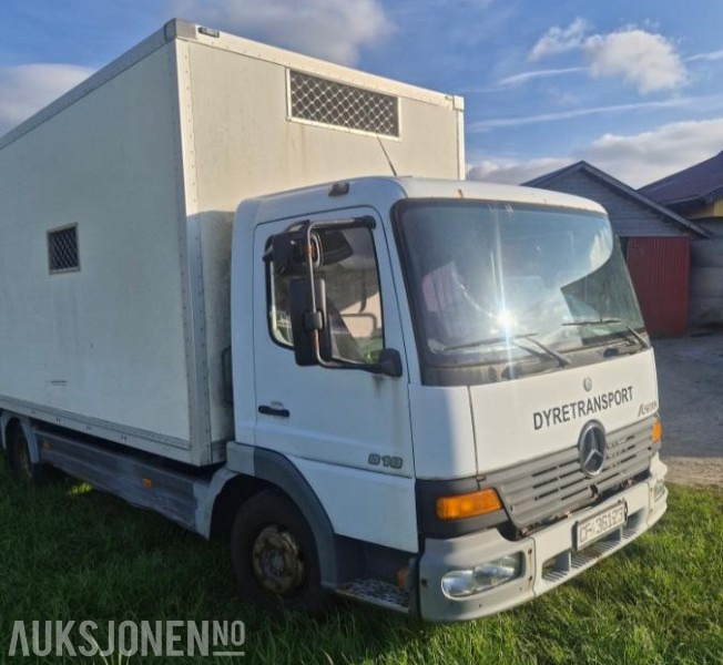 2003 Mercedes-Benz 818 - Skapbil/dyretansportbil - Φορτηγό μεταφορά ζώων: φωτογραφία 4 2003 Mercedes-Benz 818 - Skapbil/dyretansportbil - Φορτηγό μεταφορά ζώων: φωτογραφία 4
