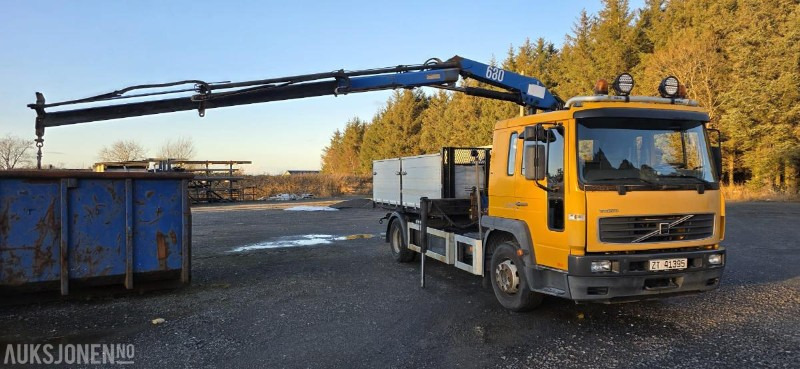 2006 Volvo FL250 Kranbil med tipp - 4X2 - Automat - HMF 683 K2 kran - Aluminiumskarmer - EU godkjent - Gått 206.755 km - Φορτηγό με γερανό: φωτογραφία 3 2006 Volvo FL250 Kranbil med tipp - 4X2 - Automat - HMF 683 K2 kran - Aluminiumskarmer - EU godkjent - Gått 206.755 km - Φορτηγό με γερανό: φωτογραφία 3