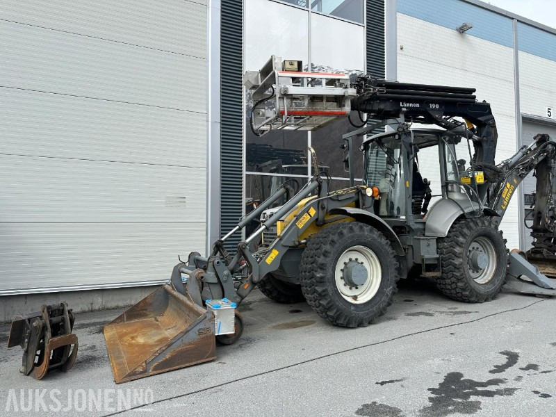 2007 8600E LÄNNEN SKINNE/VEI GRAVELASTER M/PERSONLIFT, RAMMESTYRT - JERNBANE MASKIN - Φορτωτής εκσκαφέας: φωτογραφία 2 2007 8600E LÄNNEN SKINNE/VEI GRAVELASTER M/PERSONLIFT, RAMMESTYRT - JERNBANE MASKIN - Φορτωτής εκσκαφέας: φωτογραφία 2