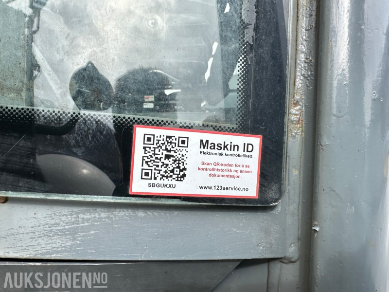 2007 8600E LÄNNEN SKINNE/VEI GRAVELASTER M/PERSONLIFT, RAMMESTYRT - JERNBANE MASKIN - Φορτωτής εκσκαφέας: φωτογραφία 4 2007 8600E LÄNNEN SKINNE/VEI GRAVELASTER M/PERSONLIFT, RAMMESTYRT - JERNBANE MASKIN - Φορτωτής εκσκαφέας: φωτογραφία 4