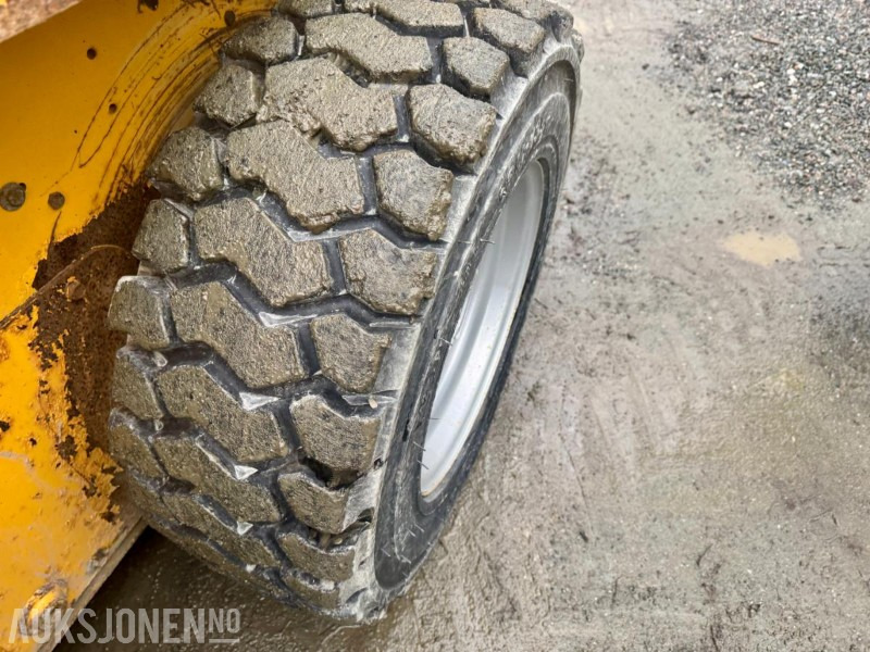 Φορτωτής πλάγιας ολίσθησης 2007 Gehl 4640 Kompaktlaster - Skuffe - Gafler - Kost - Timer: 1089: φωτογραφία 30 Φορτωτής πλάγιας ολίσθησης 2007 Gehl 4640 Kompaktlaster - Skuffe - Gafler - Kost - Timer: 1089: φωτογραφία 30