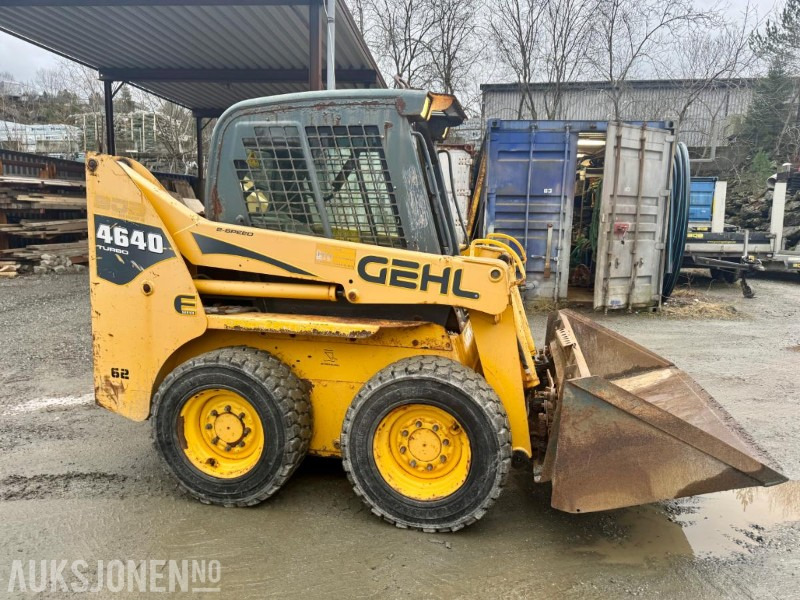 Φορτωτής πλάγιας ολίσθησης 2007 Gehl 4640 Kompaktlaster - Skuffe - Gafler - Kost - Timer: 1089: φωτογραφία 7 Φορτωτής πλάγιας ολίσθησης 2007 Gehl 4640 Kompaktlaster - Skuffe - Gafler - Kost - Timer: 1089: φωτογραφία 7