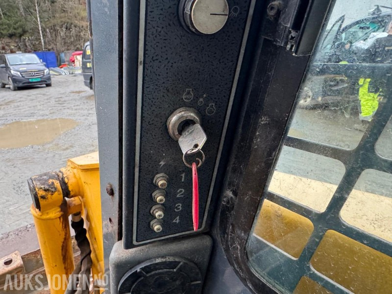 Φορτωτής πλάγιας ολίσθησης 2007 Gehl 4640 Kompaktlaster - Skuffe - Gafler - Kost - Timer: 1089: φωτογραφία 19 Φορτωτής πλάγιας ολίσθησης 2007 Gehl 4640 Kompaktlaster - Skuffe - Gafler - Kost - Timer: 1089: φωτογραφία 19