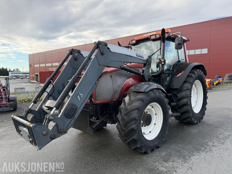 2008 Valtra T-180 Traktor med frontlaster / 1362 timer - Τρακτέρ: φωτογραφία 1 2008 Valtra T-180 Traktor med frontlaster / 1362 timer - Τρακτέρ: φωτογραφία 1