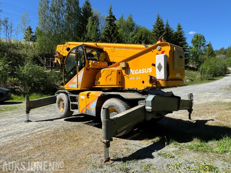 2009 Dieci Pegasus 40.25 rundtomsvingende teleskoptruck med kurv / vinsj / pallegaffler - Τηλεσκοπικός φορτωτής: φωτογραφία 3 2009 Dieci Pegasus 40.25 rundtomsvingende teleskoptruck med kurv / vinsj / pallegaffler - Τηλεσκοπικός φορτωτής: φωτογραφία 3
