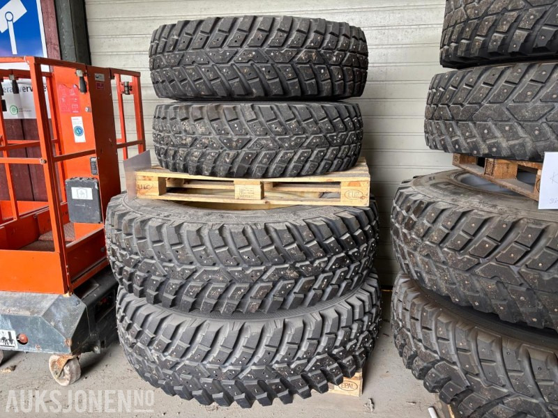 2010 Nokian Tri 2 Veidekk med pigg. 360/80 R24 og 440/80 R34 - Γεωργικά μηχανήματα: φωτογραφία 1 2010 Nokian Tri 2 Veidekk med pigg. 360/80 R24 og 440/80 R34 - Γεωργικά μηχανήματα: φωτογραφία 1