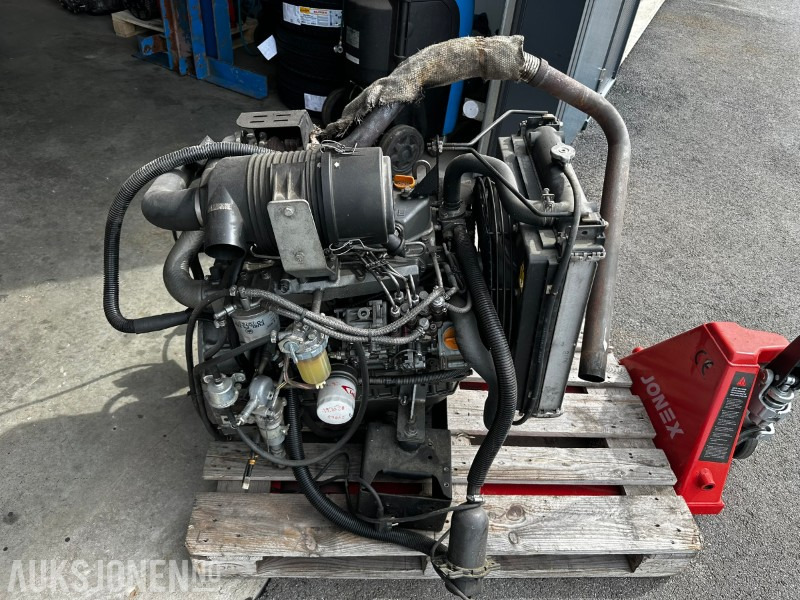 2010 Yanmar 4TNV84T-GGEH - Εξοπλισμού κατασκευών: φωτογραφία 1 2010 Yanmar 4TNV84T-GGEH - Εξοπλισμού κατασκευών: φωτογραφία 1
