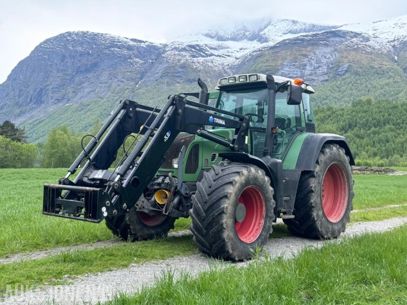 2011 Fendt 718 Vario - Frontlaster - Front hydraulikk - PTO foran - 50 km/t - Τρακτέρ: φωτογραφία 1 2011 Fendt 718 Vario - Frontlaster - Front hydraulikk - PTO foran - 50 km/t - Τρακτέρ: φωτογραφία 1