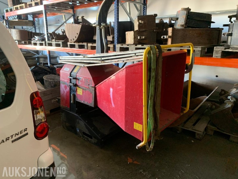 2011 Lindana TP160 PRO - Fliskutter med trepunkts oppheng - Γεωργικά μηχανήματα: φωτογραφία 3 2011 Lindana TP160 PRO - Fliskutter med trepunkts oppheng - Γεωργικά μηχανήματα: φωτογραφία 3