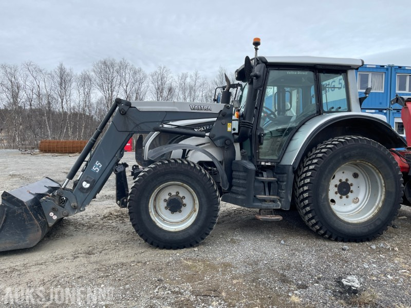 2011 Valtra N142 8670 Med laster og skuffe, Pallegaflfler, lodd, Eu godkjent til 22.01.2026 - Τρακτέρ: φωτογραφία 2 2011 Valtra N142 8670 Med laster og skuffe, Pallegaflfler, lodd, Eu godkjent til 22.01.2026 - Τρακτέρ: φωτογραφία 2