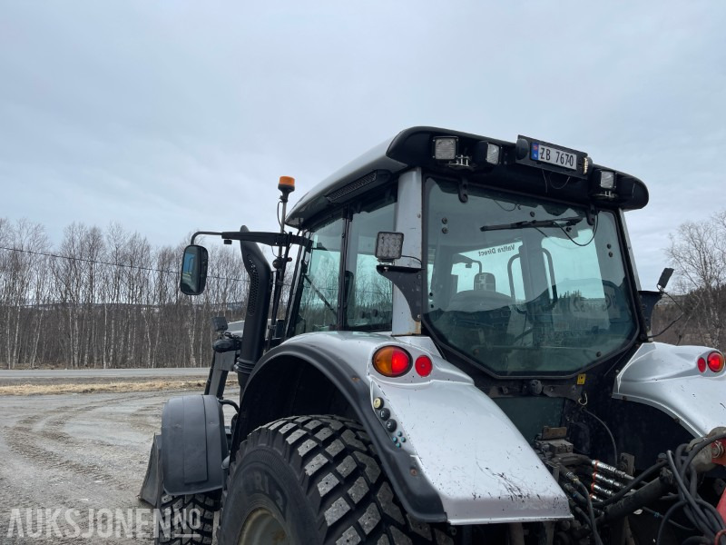 2011 Valtra N142 8670 Med laster og skuffe, Pallegaflfler, lodd, Eu godkjent til 22.01.2026 - Τρακτέρ: φωτογραφία 4 2011 Valtra N142 8670 Med laster og skuffe, Pallegaflfler, lodd, Eu godkjent til 22.01.2026 - Τρακτέρ: φωτογραφία 4