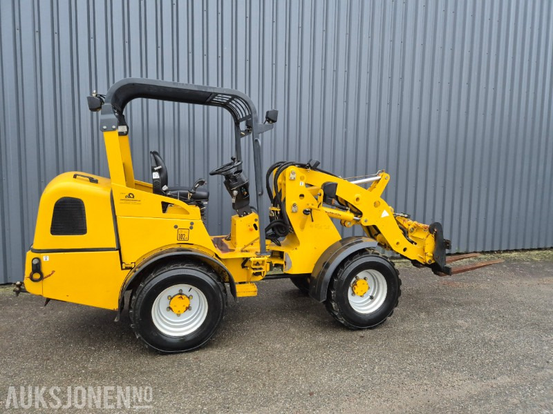 2012 Job-Mann 303-50WL KUN 1635 timer pallegaffel og skuffe - Ελαστιχοφόρος φορτωτής: φωτογραφία 4 2012 Job-Mann 303-50WL KUN 1635 timer pallegaffel og skuffe - Ελαστιχοφόρος φορτωτής: φωτογραφία 4