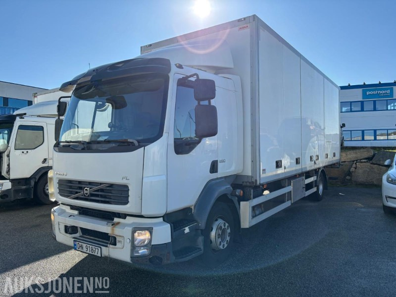 2012 VOLVO FL-290 SKAPBIL. FULL SIDEÅPNING OG ZEPRO BAKLØFT. 18PALLER - Φορτηγό κόφα: φωτογραφία 1 2012 VOLVO FL-290 SKAPBIL. FULL SIDEÅPNING OG ZEPRO BAKLØFT. 18PALLER - Φορτηγό κόφα: φωτογραφία 1