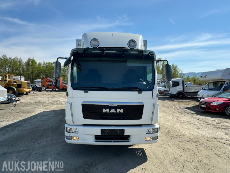 2013 MAN TGL 8.220 4X2BL - 18PL Carrier Frys - Bakløft - EU-Godkjent - Φορτηγό κόφα: φωτογραφία 2 2013 MAN TGL 8.220 4X2BL - 18PL Carrier Frys - Bakløft - EU-Godkjent - Φορτηγό κόφα: φωτογραφία 2