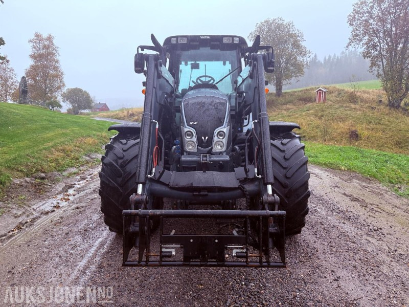2013 Valtra N143 Direct med fronthydraulikk og kraftuttak(PTO) - Nylig EU godkjent - Τρακτέρ: φωτογραφία 5 2013 Valtra N143 Direct med fronthydraulikk og kraftuttak(PTO) - Nylig EU godkjent - Τρακτέρ: φωτογραφία 5