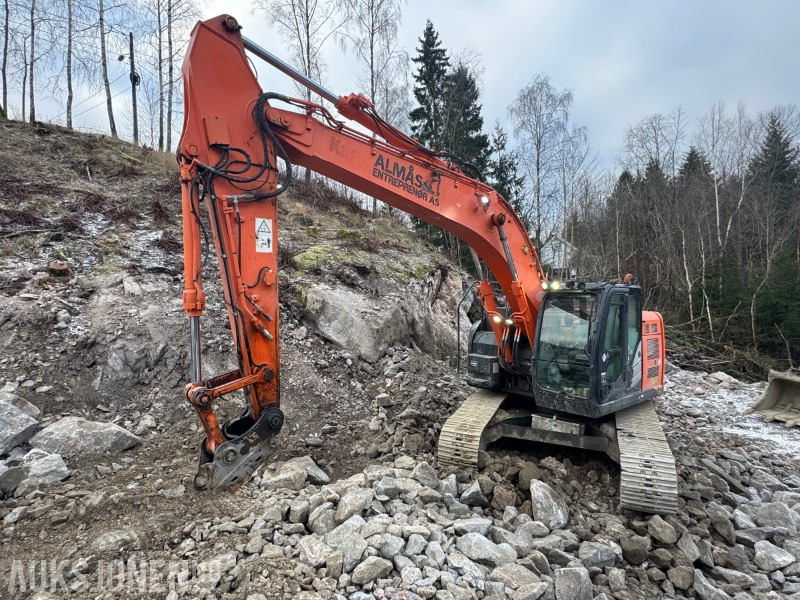 2014 Hitachi ZX225USLC-5B Beltegraver med tiltrotator og pusseskuffe - Εκσκαφέας: φωτογραφία 2 2014 Hitachi ZX225USLC-5B Beltegraver med tiltrotator og pusseskuffe - Εκσκαφέας: φωτογραφία 2