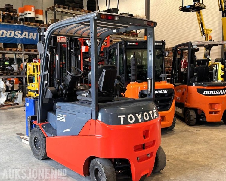 2014 Toyota 8FBMKT25 – 2,5T elektrisk gaffeltruck - Ανυψωτικό μηχάνημα: φωτογραφία 2 2014 Toyota 8FBMKT25 – 2,5T elektrisk gaffeltruck - Ανυψωτικό μηχάνημα: φωτογραφία 2