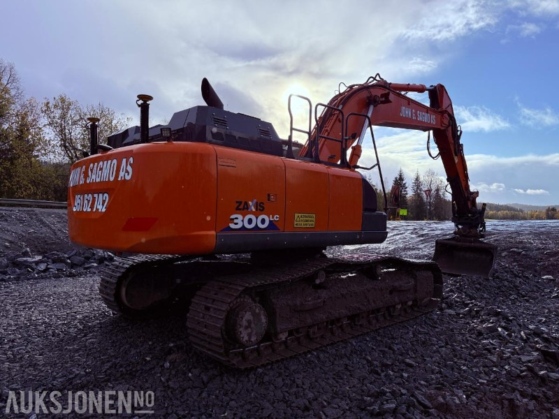 2016 Hitachi ZX300LC-6 Beltegraver - Sentralsmøring, GPS, Engcon tiltrotator og 2 skuffer - Εκσκαφέας: φωτογραφία 3 2016 Hitachi ZX300LC-6 Beltegraver - Sentralsmøring, GPS, Engcon tiltrotator og 2 skuffer - Εκσκαφέας: φωτογραφία 3