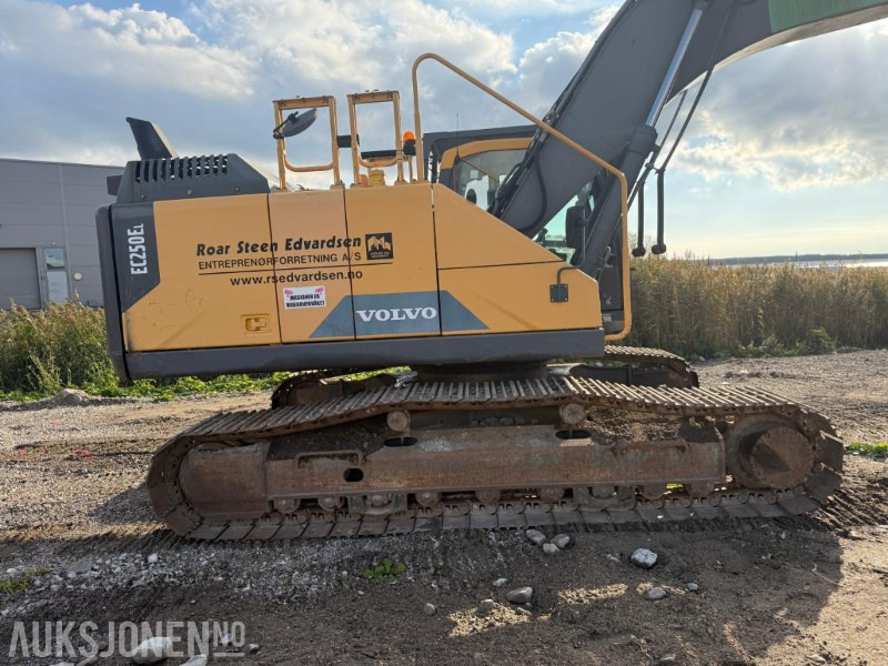 Εκσκαφέας 2016 VOLVO EC250EL FULLT UTRUSTET RIVNINGSMASKIN - ROTOTILT - SENTRALSMØRING - 6029 TIMER.: φωτογραφία 9
