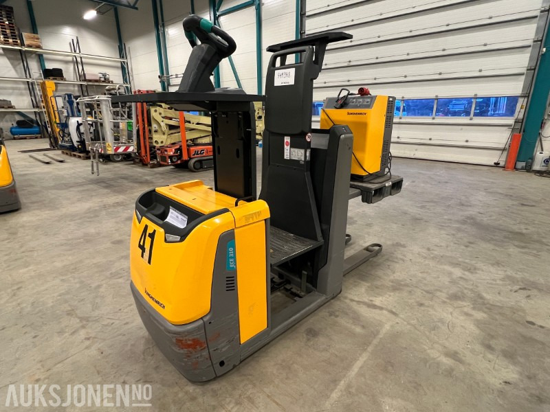 2017 Jungheinrich ECE 310 HP - Ανυψωτικό μηχάνημα: φωτογραφία 1 2017 Jungheinrich ECE 310 HP - Ανυψωτικό μηχάνημα: φωτογραφία 1