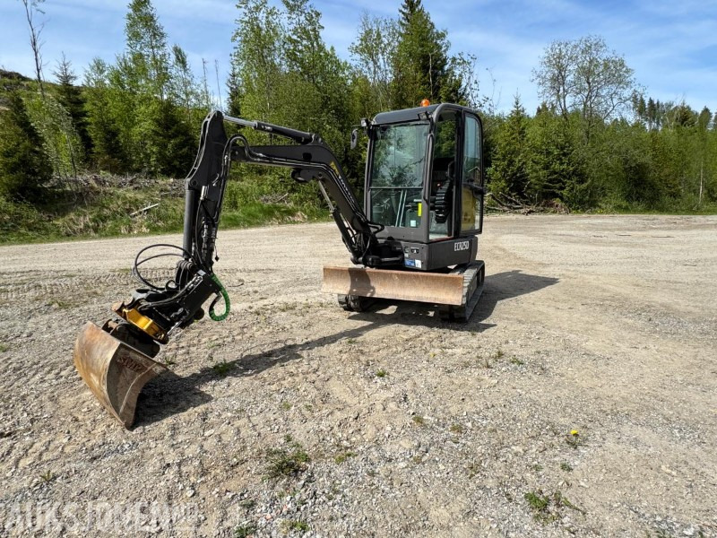 2017 Volvo ECR25D m/Engcon tiltrotator, SE-klype, 3 skuffer, vibroplate, 891 timer, Minigraver - Μίνι εκσκαφέας: φωτογραφία 2 2017 Volvo ECR25D m/Engcon tiltrotator, SE-klype, 3 skuffer, vibroplate, 891 timer, Minigraver - Μίνι εκσκαφέας: φωτογραφία 2