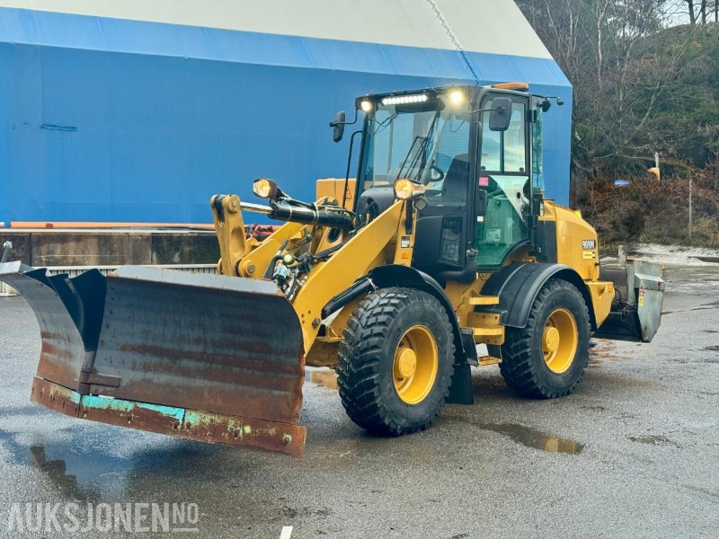 2018 Cat 908 M - Hjullaster - Vinterrigget - Timer: 1547 - Ελαστιχοφόρος φορτωτής: φωτογραφία 1 2018 Cat 908 M - Hjullaster - Vinterrigget - Timer: 1547 - Ελαστιχοφόρος φορτωτής: φωτογραφία 1