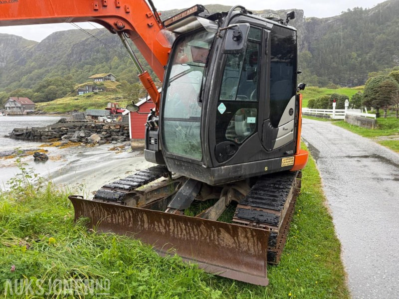2018 Hitachi ZX85US-5A - Gravemaskin - Tiltrotator - Skjær - Pusseskuff - Lyspakke - Kort hekk - 6 909 timer - Εκσκαφέας: φωτογραφία 2 2018 Hitachi ZX85US-5A - Gravemaskin - Tiltrotator - Skjær - Pusseskuff - Lyspakke - Kort hekk - 6 909 timer - Εκσκαφέας: φωτογραφία 2