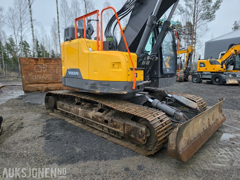 2018 Volvo ECR235EL 27 T gravemaskin rototilt med grip 7876 Timer - Εκσκαφέας: φωτογραφία 4 2018 Volvo ECR235EL 27 T gravemaskin rototilt med grip 7876 Timer - Εκσκαφέας: φωτογραφία 4