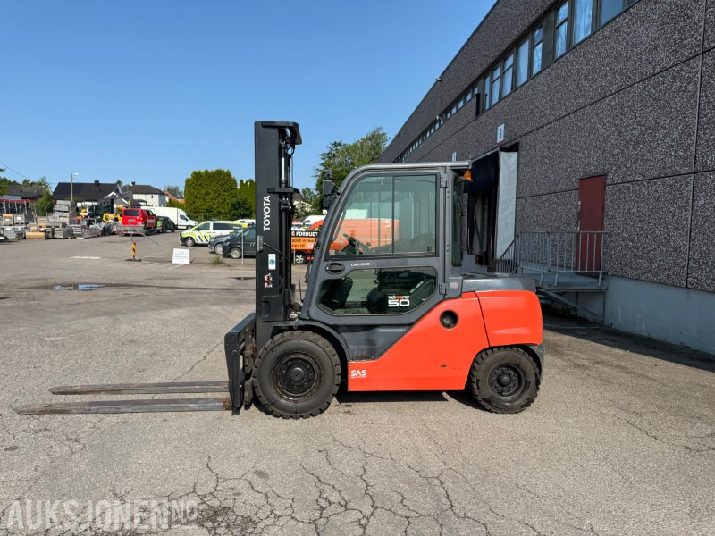 2019 Toyota 40-8FD45N Dieselmotvektstruck - KUN 1120 timer - Ανυψωτικό μηχάνημα: φωτογραφία 1 2019 Toyota 40-8FD45N Dieselmotvektstruck - KUN 1120 timer - Ανυψωτικό μηχάνημα: φωτογραφία 1