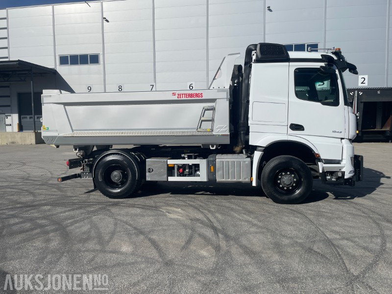 2024 Mercedes-Benz Arocs 1842 4x4 Kombibil m/brøyteopplegg – Kun 13 000 km - Som NY! - Φορτηγό ανατρεπόμενο: φωτογραφία 3 2024 Mercedes-Benz Arocs 1842 4x4 Kombibil m/brøyteopplegg – Kun 13 000 km - Som NY! - Φορτηγό ανατρεπόμενο: φωτογραφία 3